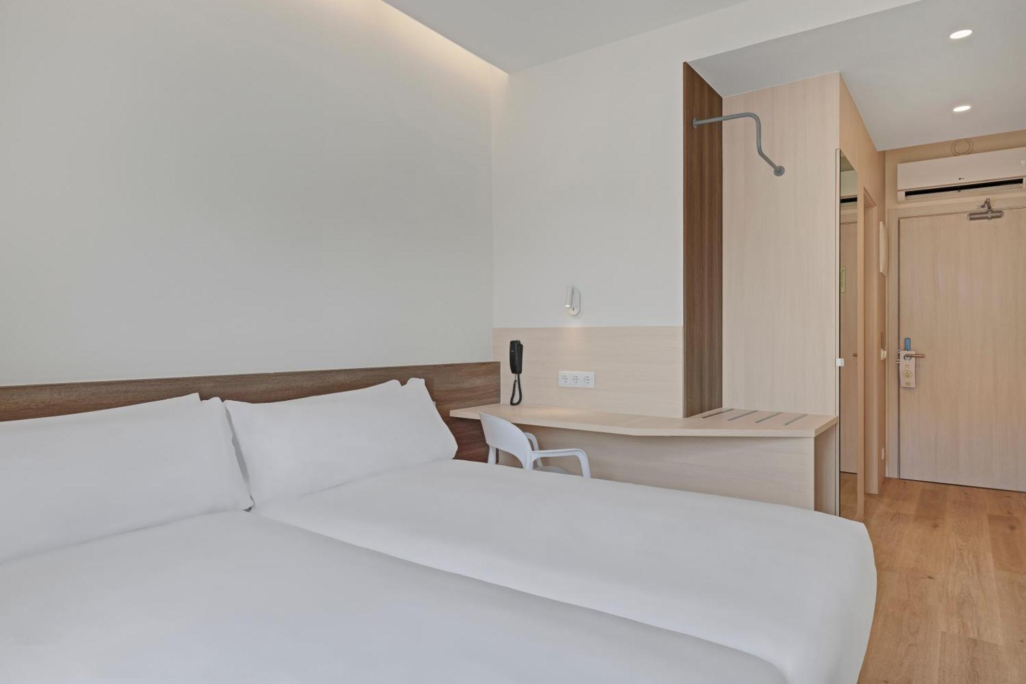 B&B Hotel Santiago Milladoiro Εξωτερικό φωτογραφία
